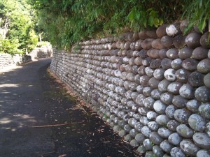 玉石垣の道 玉石垣の道